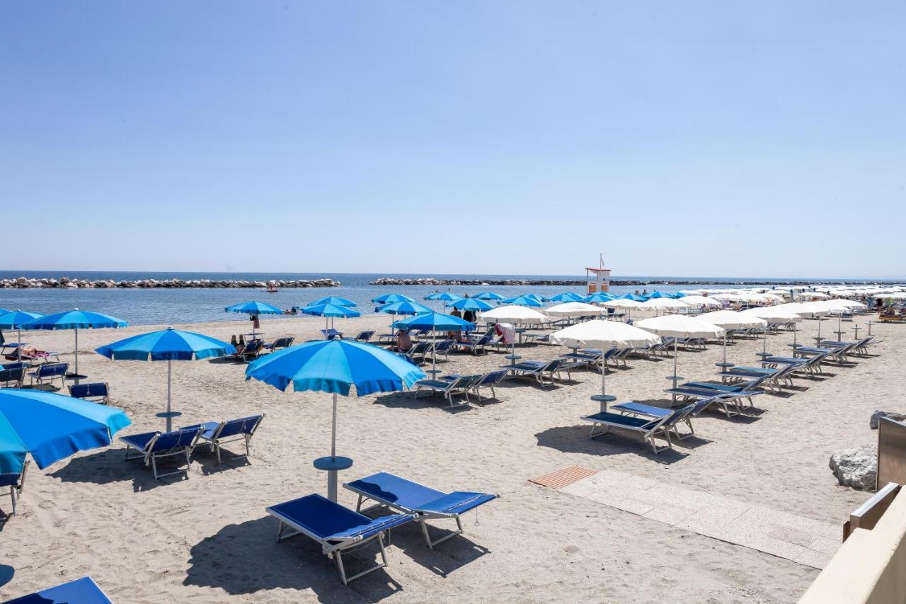Hotel Primavera Sul Mare Lido Di Savio Exteriör bild