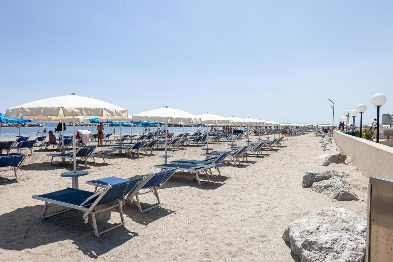 Hotel Primavera Sul Mare Lido Di Savio Exteriör bild