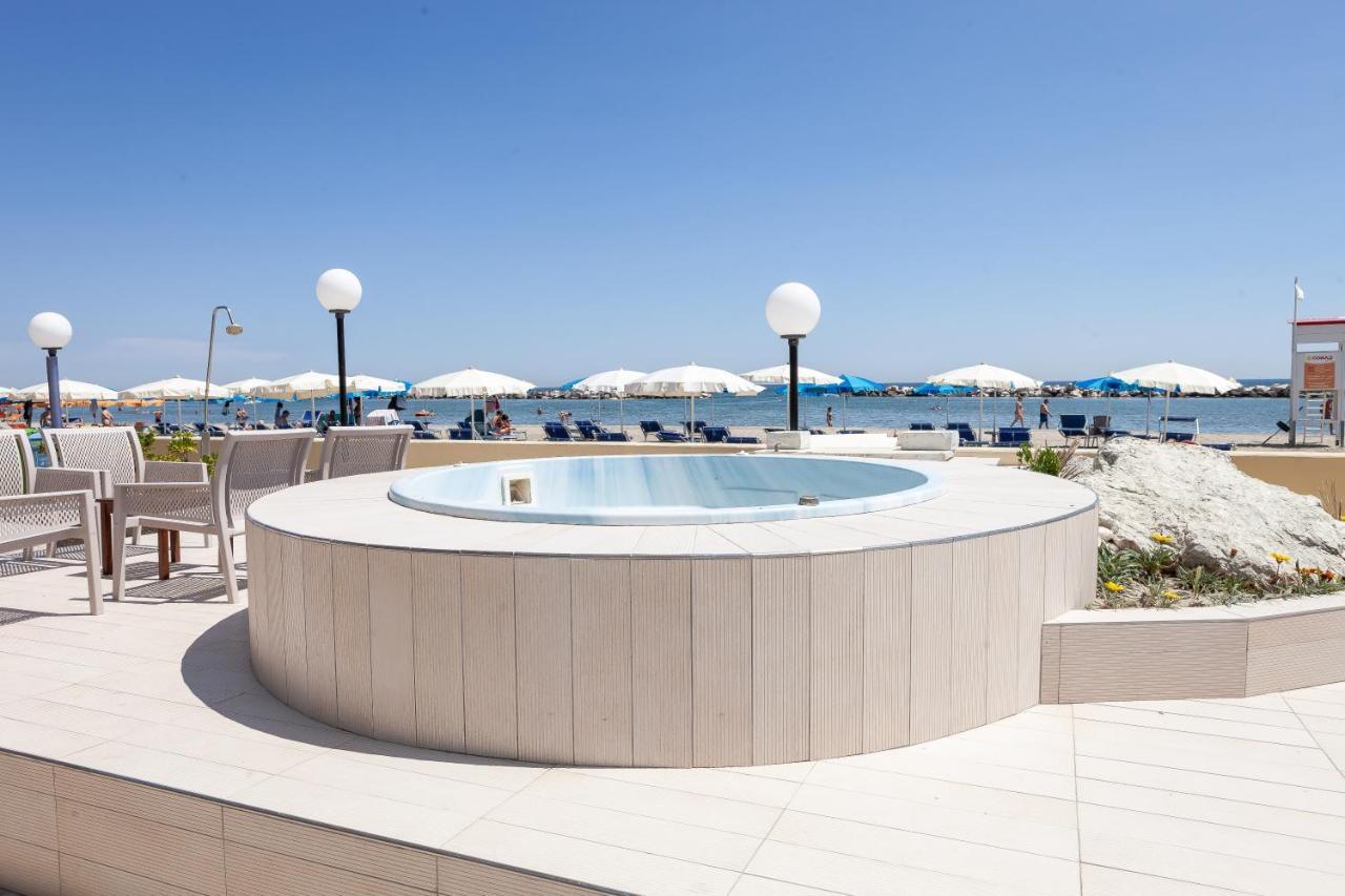 Hotel Primavera Sul Mare Lido Di Savio Exteriör bild