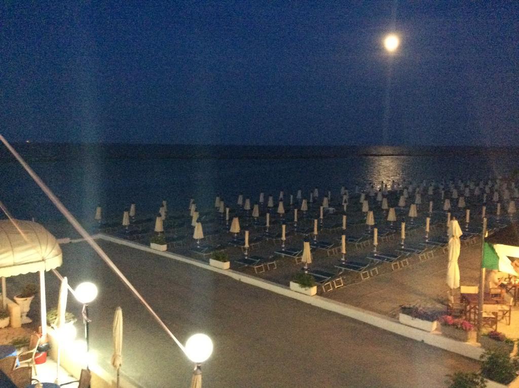 Hotel Primavera Sul Mare Lido Di Savio Exteriör bild
