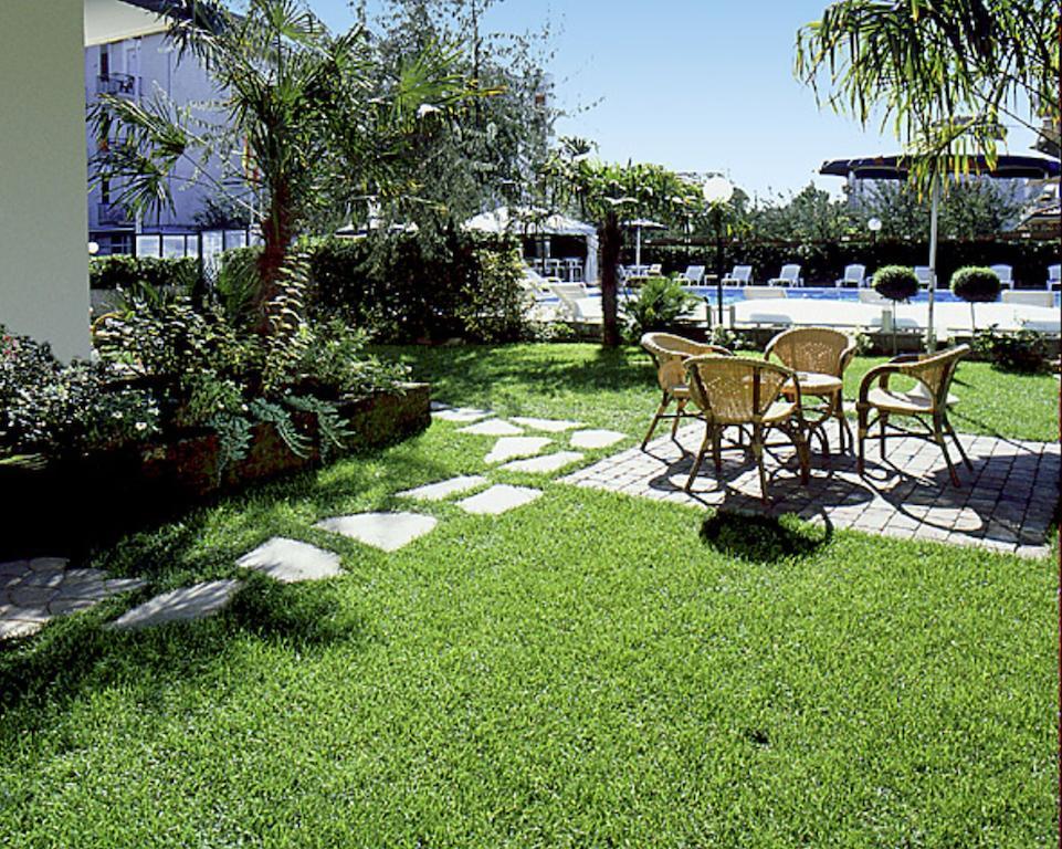 Hotel Primavera Sul Mare Lido Di Savio Exteriör bild