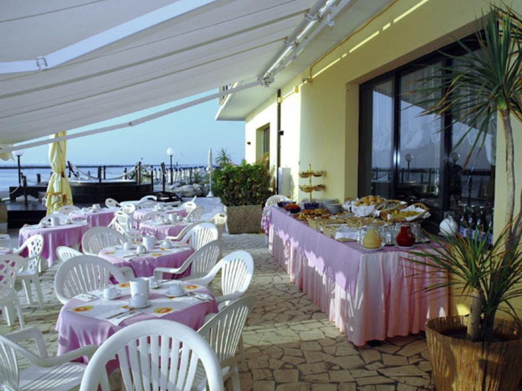 Hotel Primavera Sul Mare Lido Di Savio Exteriör bild