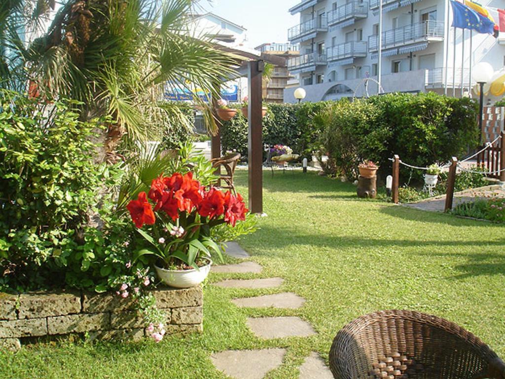 Hotel Primavera Sul Mare Lido Di Savio Exteriör bild
