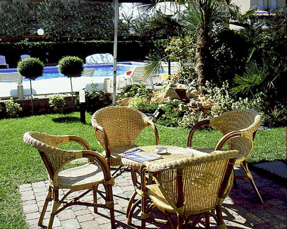 Hotel Primavera Sul Mare Lido Di Savio Exteriör bild