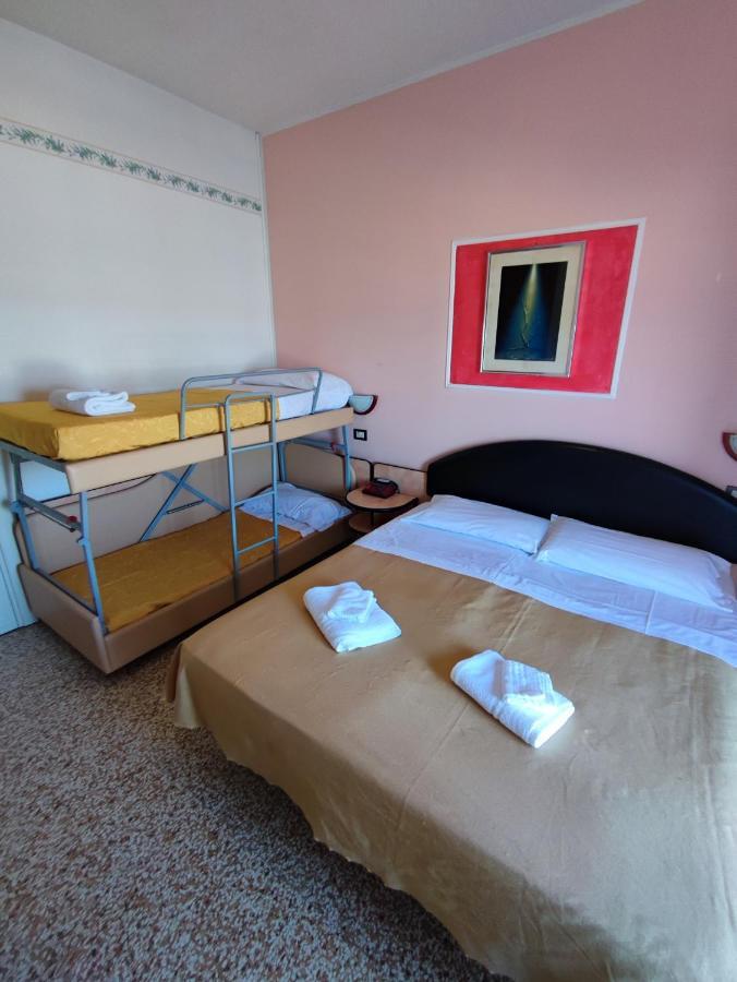 Hotel Primavera Sul Mare Lido Di Savio Exteriör bild