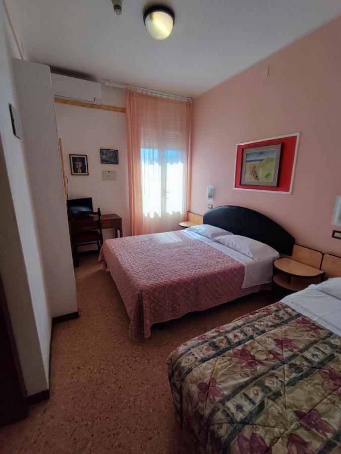 Hotel Primavera Sul Mare Lido Di Savio Exteriör bild