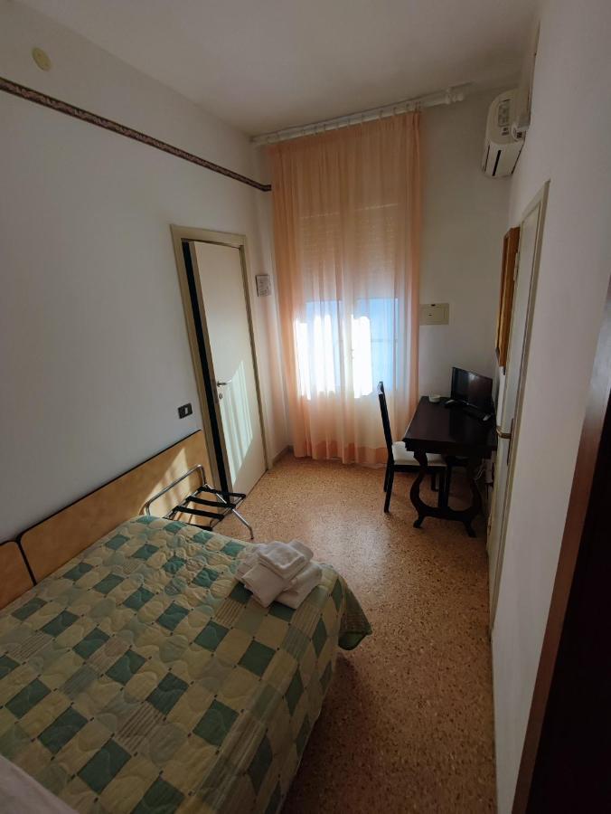 Hotel Primavera Sul Mare Lido Di Savio Exteriör bild